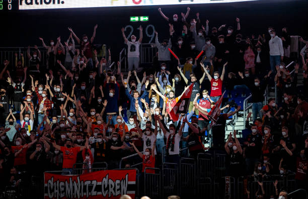 更是加拿大 更是加拿大